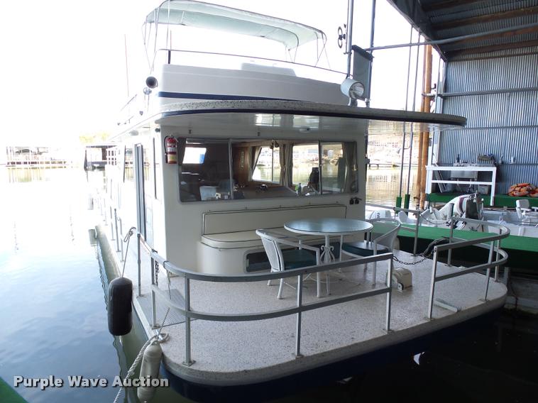 image for item DB4659 1983 Gibson house boat