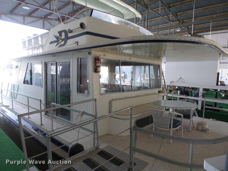 image for item DB4659 1983 Gibson house boat