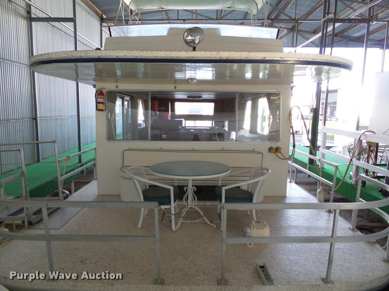 image for item DB4659 1983 Gibson house boat