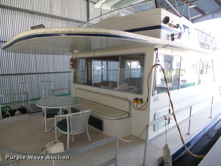 image for item DB4659 1983 Gibson house boat