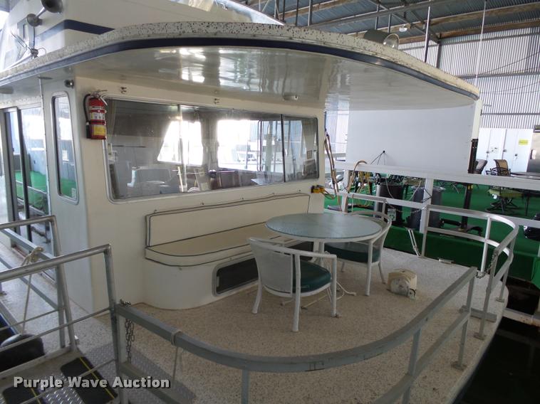 image for item DB4659 1983 Gibson house boat