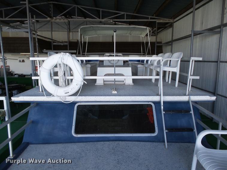 image for item DB4659 1983 Gibson house boat