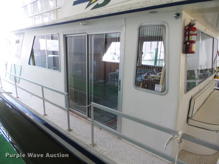 image for item DB4659 1983 Gibson house boat