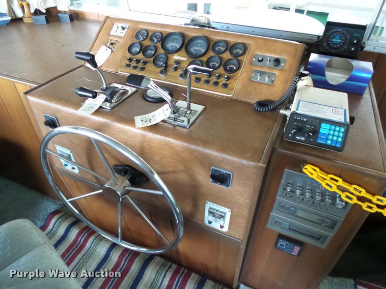 image for item DB4659 1983 Gibson house boat