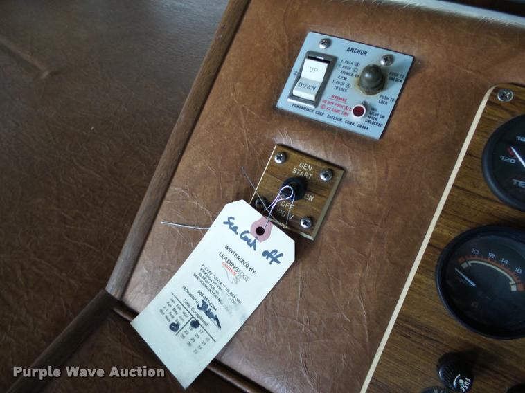 image for item DB4659 1983 Gibson house boat