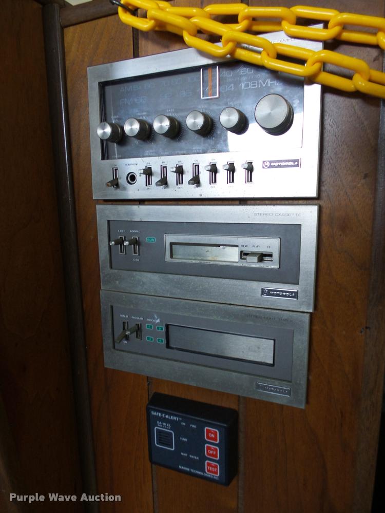 image for item DB4659 1983 Gibson house boat