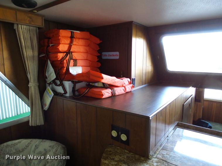 image for item DB4659 1983 Gibson house boat