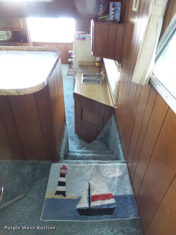 image for item DB4659 1983 Gibson house boat