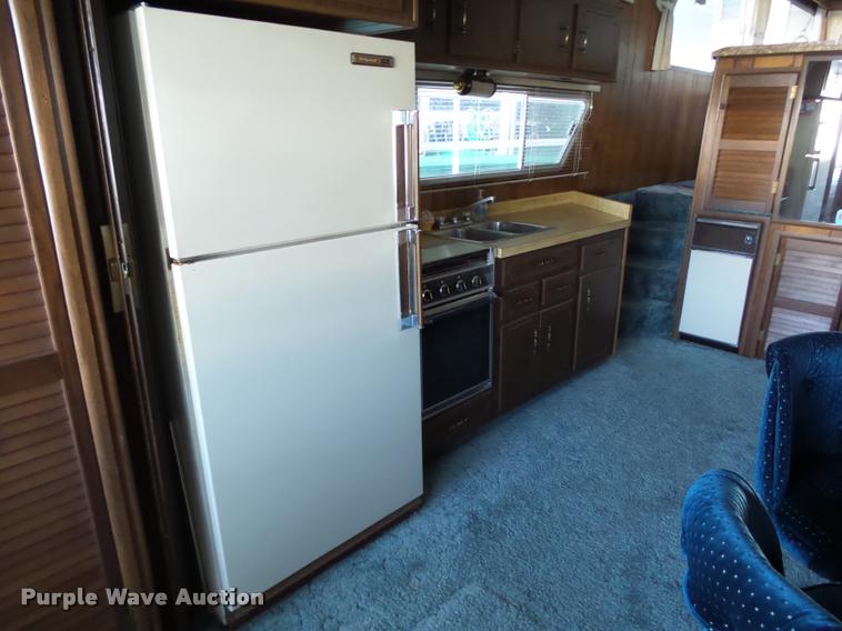 image for item DB4659 1983 Gibson house boat