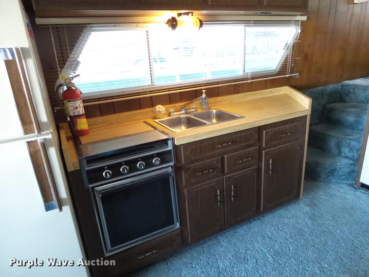 image for item DB4659 1983 Gibson house boat