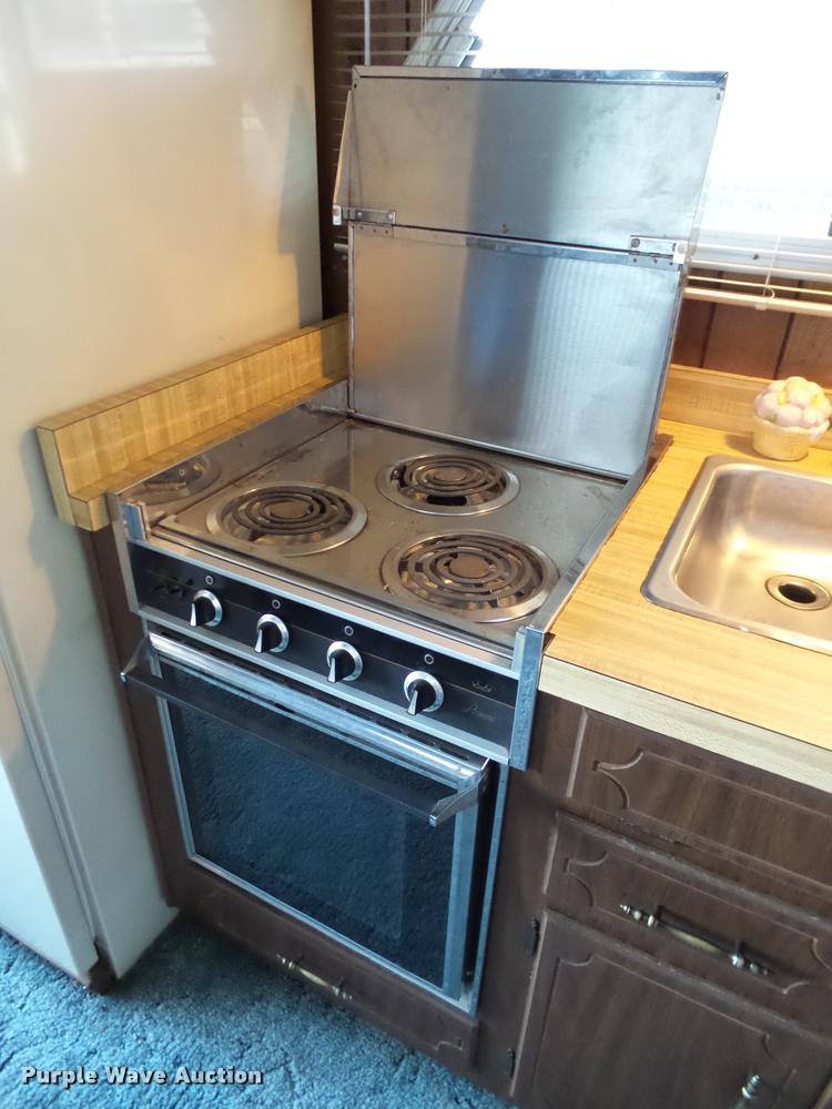 image for item DB4659 1983 Gibson house boat