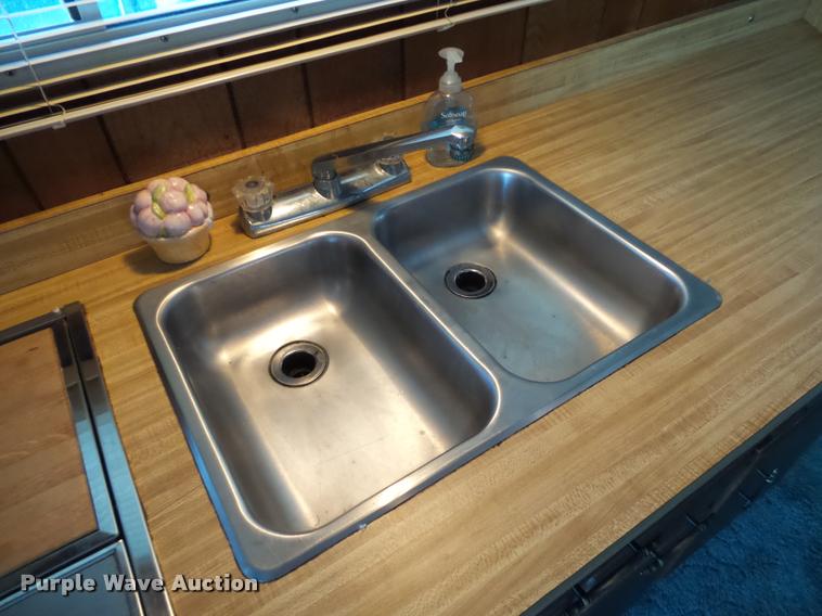 image for item DB4659 1983 Gibson house boat