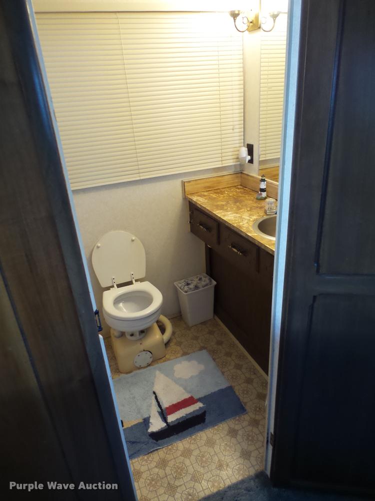 image for item DB4659 1983 Gibson house boat