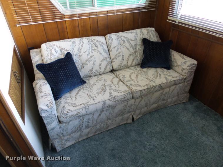 image for item DB4659 1983 Gibson house boat