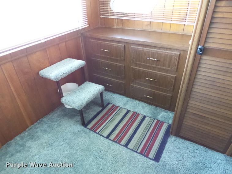 image for item DB4659 1983 Gibson house boat