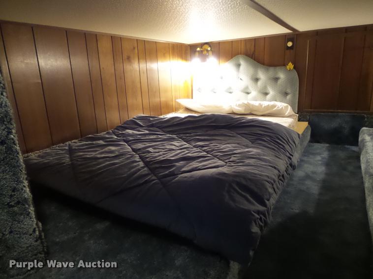 image for item DB4659 1983 Gibson house boat