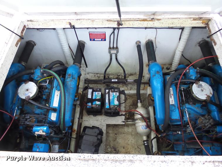 image for item DB4659 1983 Gibson house boat