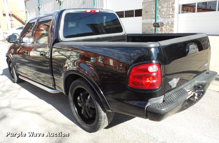 image for item DF9511 2003 Ford F150 Harley-Davidson SuperCrew pickup truck