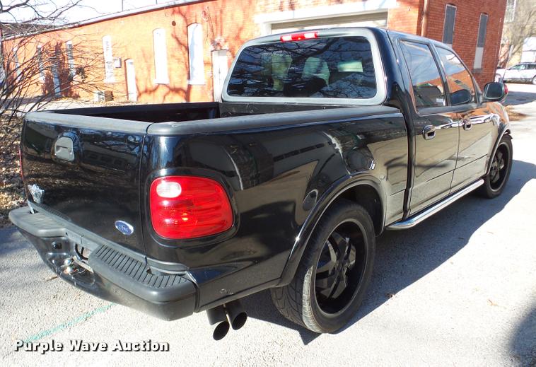 image for item DF9511 2003 Ford F150 Harley-Davidson SuperCrew pickup truck