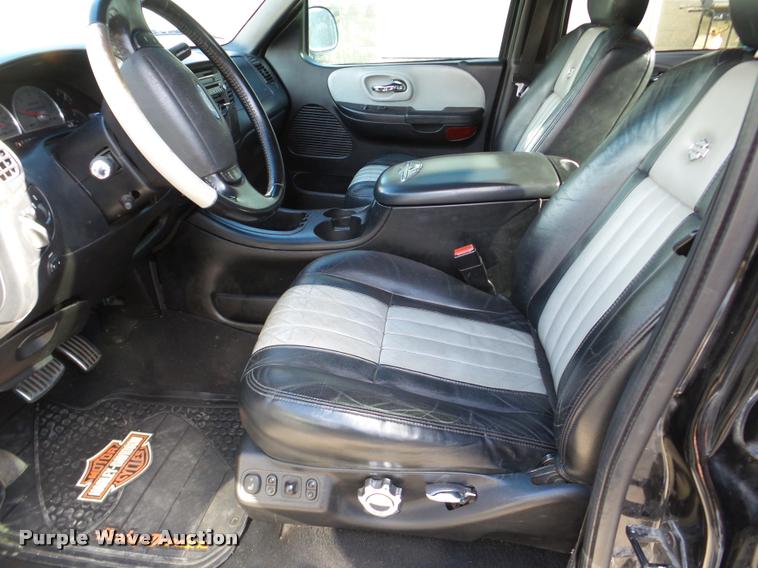 image for item DF9511 2003 Ford F150 Harley-Davidson SuperCrew pickup truck