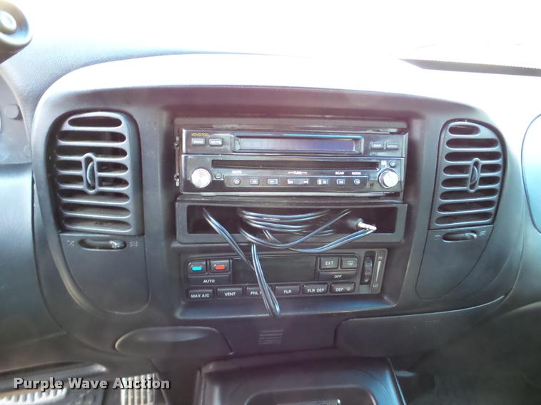 image for item DF9511 2003 Ford F150 Harley-Davidson SuperCrew pickup truck