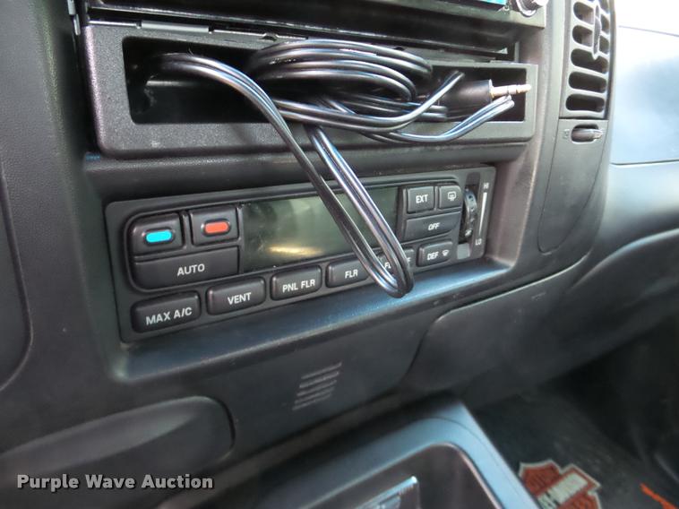 image for item DF9511 2003 Ford F150 Harley-Davidson SuperCrew pickup truck