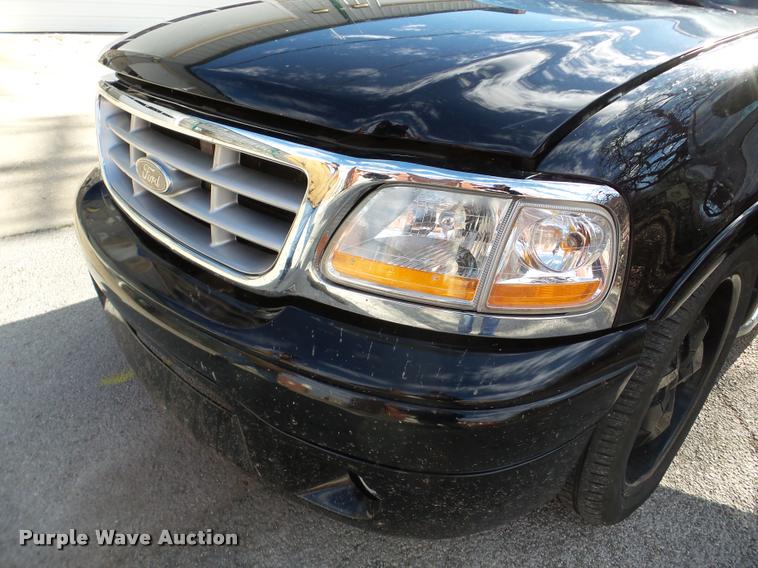 image for item DF9511 2003 Ford F150 Harley-Davidson SuperCrew pickup truck