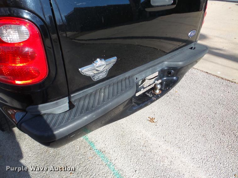 image for item DF9511 2003 Ford F150 Harley-Davidson SuperCrew pickup truck