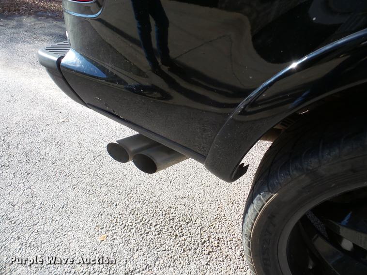 image for item DF9511 2003 Ford F150 Harley-Davidson SuperCrew pickup truck