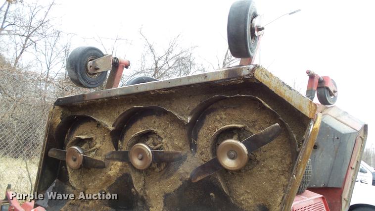 image for item DJ9265 Toro 580D rotary lawn mower