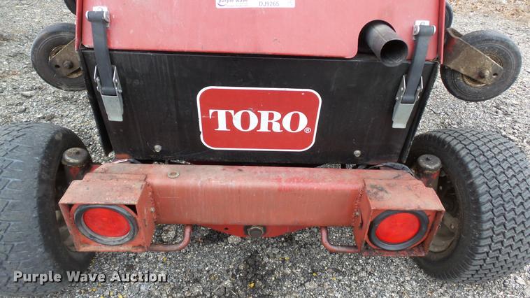 image for item DJ9265 Toro 580D rotary lawn mower