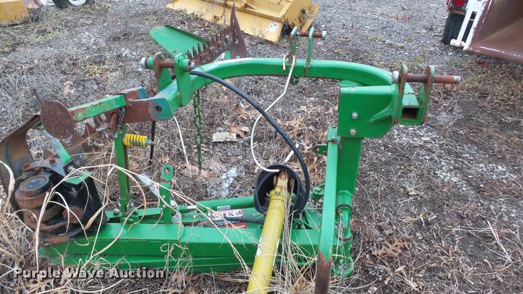 image for item DJ9266 2004 Frontier SB1107 sickle mower