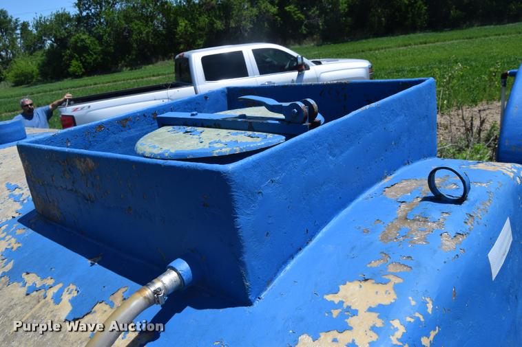 image for item K6610 Fiberglass tank