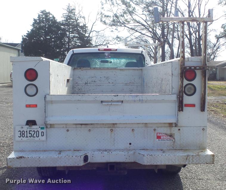 image for item K7705 2006 Chevrolet Silverado 2500HD utility truck