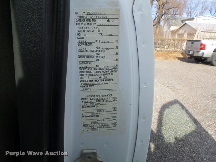 image for item K7705 2006 Chevrolet Silverado 2500HD utility truck