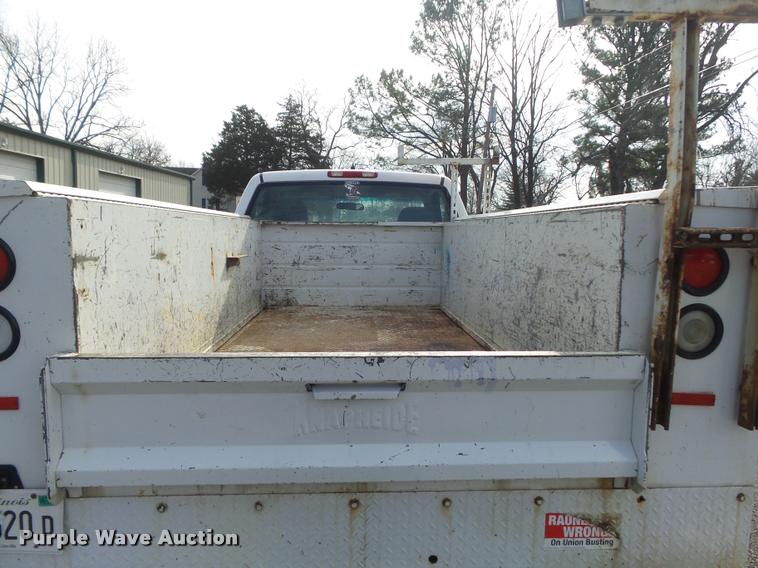 image for item K7705 2006 Chevrolet Silverado 2500HD utility truck