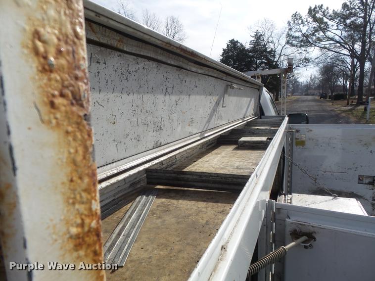 image for item K7705 2006 Chevrolet Silverado 2500HD utility truck