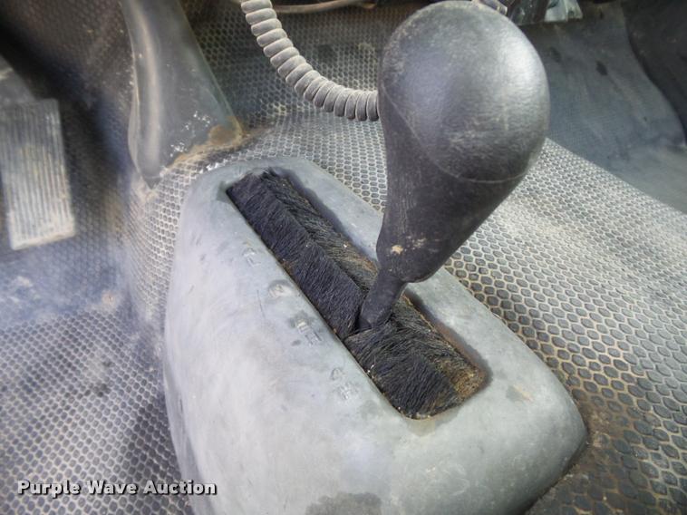 image for item K7705 2006 Chevrolet Silverado 2500HD utility truck