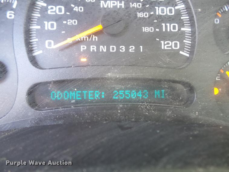 image for item K7705 2006 Chevrolet Silverado 2500HD utility truck