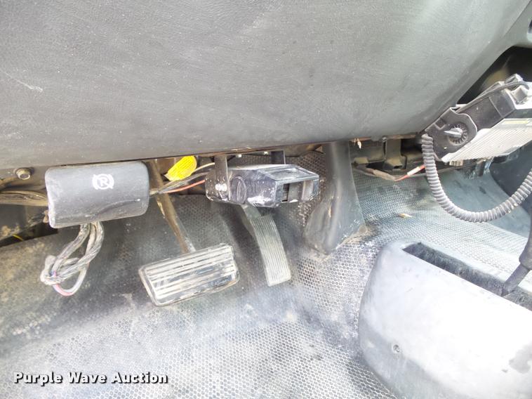 image for item K7705 2006 Chevrolet Silverado 2500HD utility truck