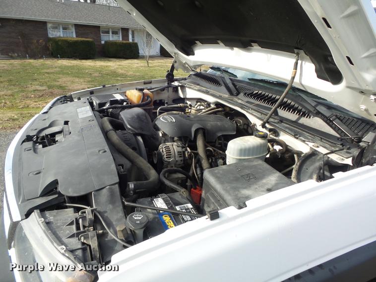 image for item K7705 2006 Chevrolet Silverado 2500HD utility truck