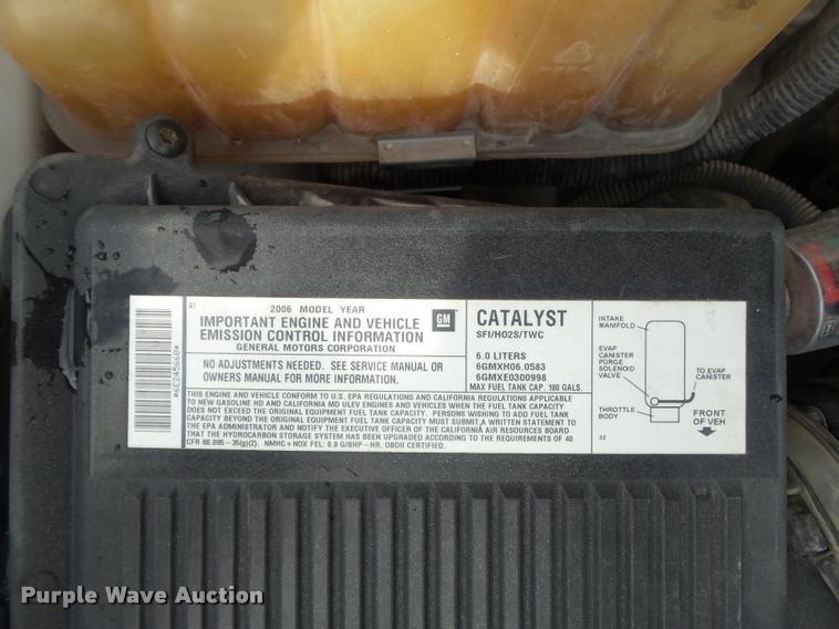 image for item K7705 2006 Chevrolet Silverado 2500HD utility truck