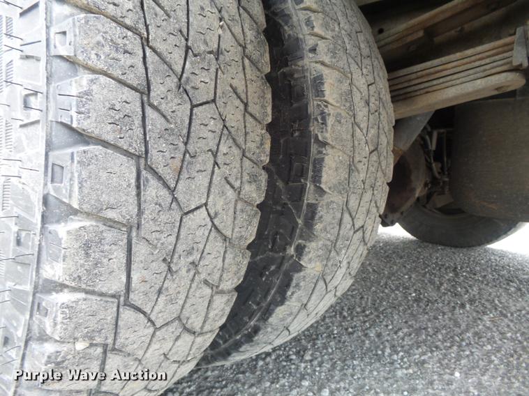 image for item K7706 2005 Chevrolet Silverado 3500 Ext. Cab pickup truck