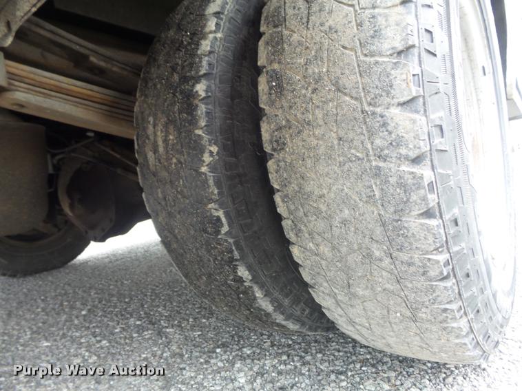 image for item K7706 2005 Chevrolet Silverado 3500 Ext. Cab pickup truck