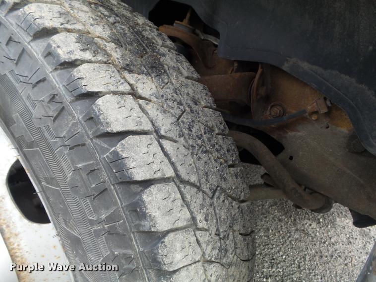 image for item K7706 2005 Chevrolet Silverado 3500 Ext. Cab pickup truck