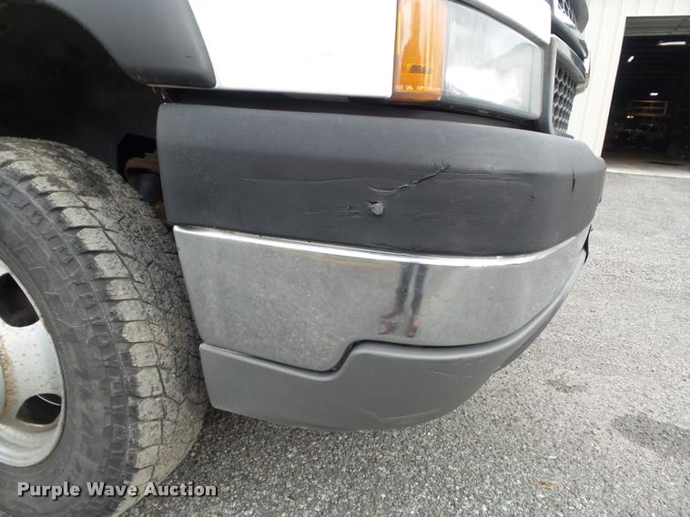 image for item K7706 2005 Chevrolet Silverado 3500 Ext. Cab pickup truck