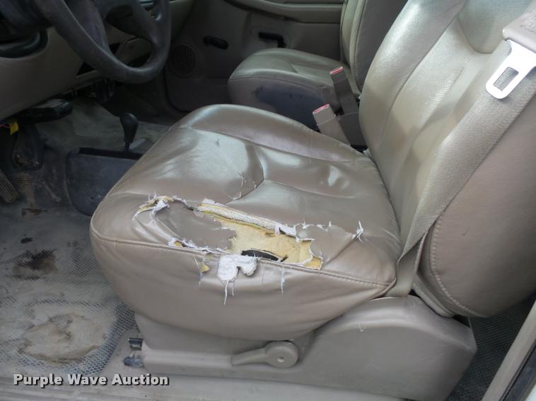 image for item K7706 2005 Chevrolet Silverado 3500 Ext. Cab pickup truck