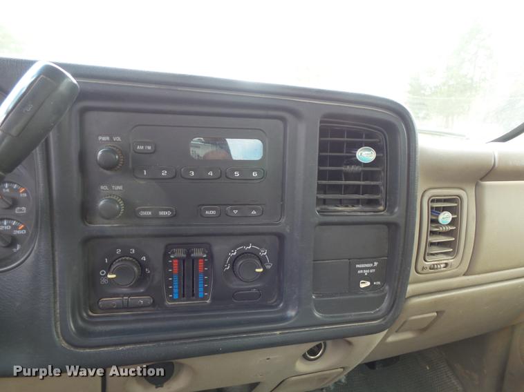 image for item K7706 2005 Chevrolet Silverado 3500 Ext. Cab pickup truck