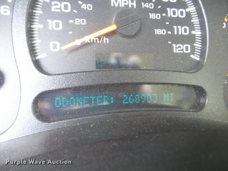 image for item K7706 2005 Chevrolet Silverado 3500 Ext. Cab pickup truck