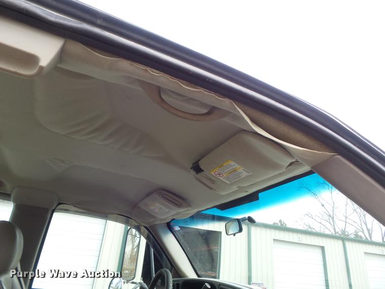 image for item K7706 2005 Chevrolet Silverado 3500 Ext. Cab pickup truck